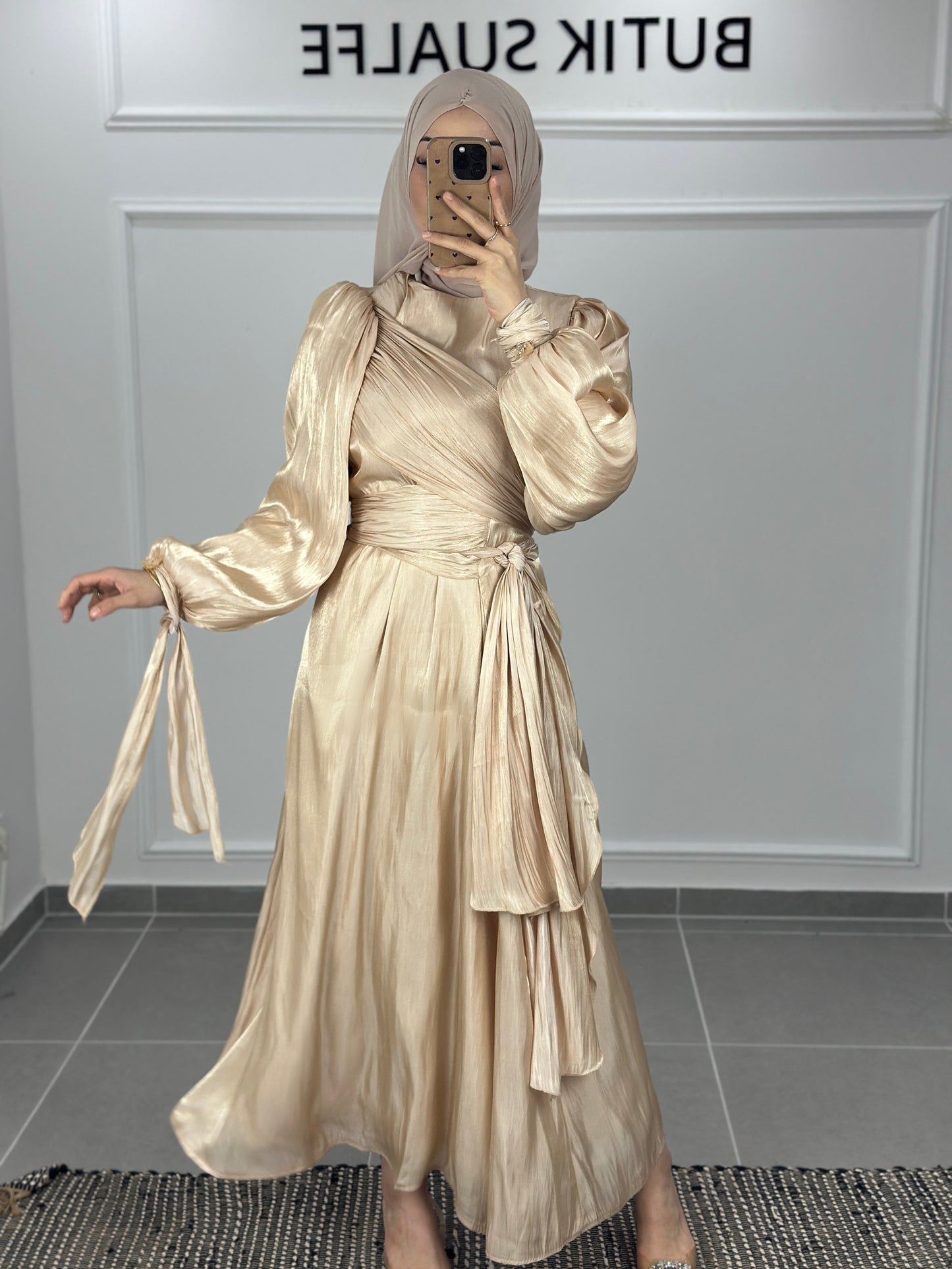 Kleid Akira