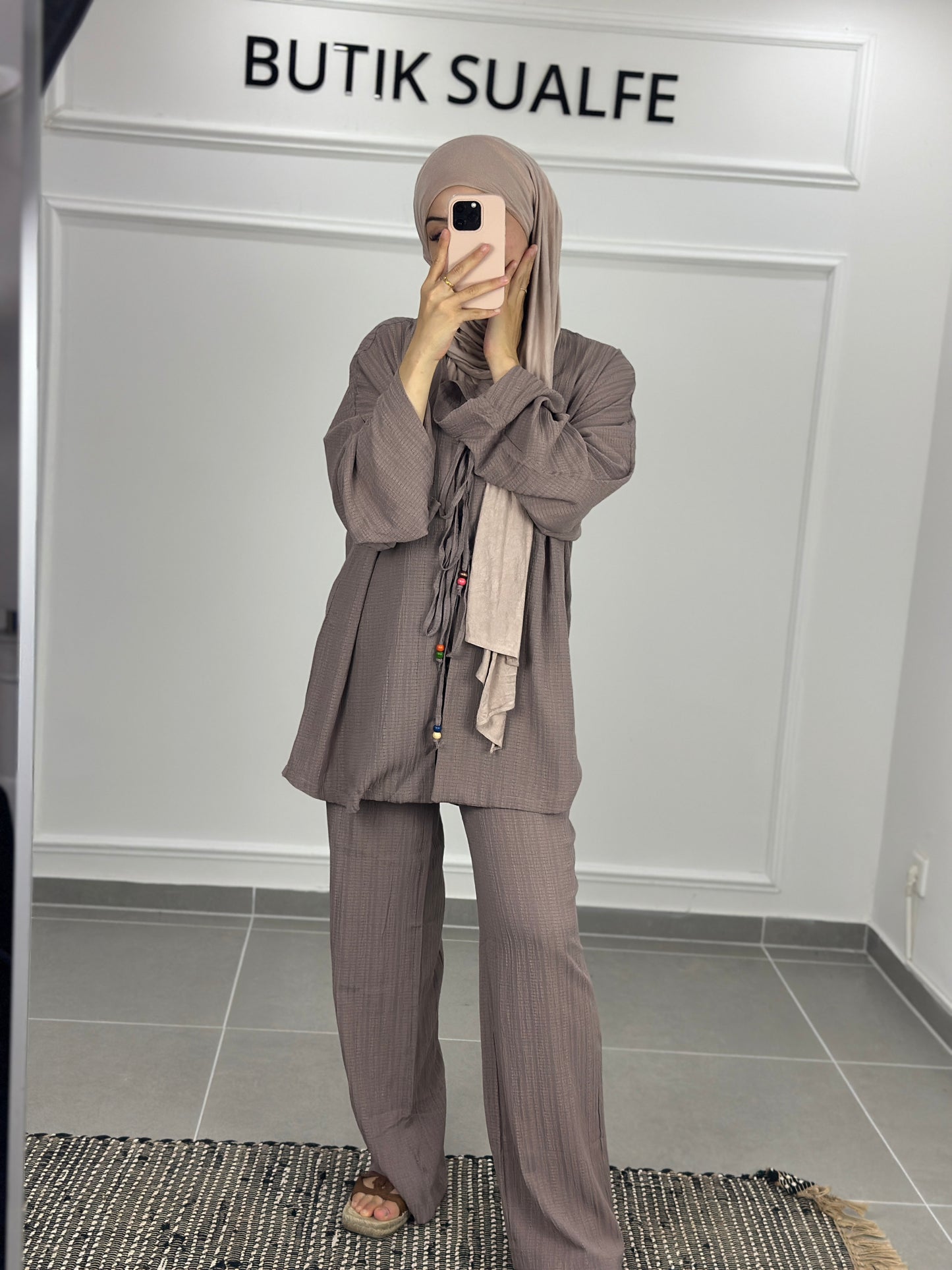 Set LILLY