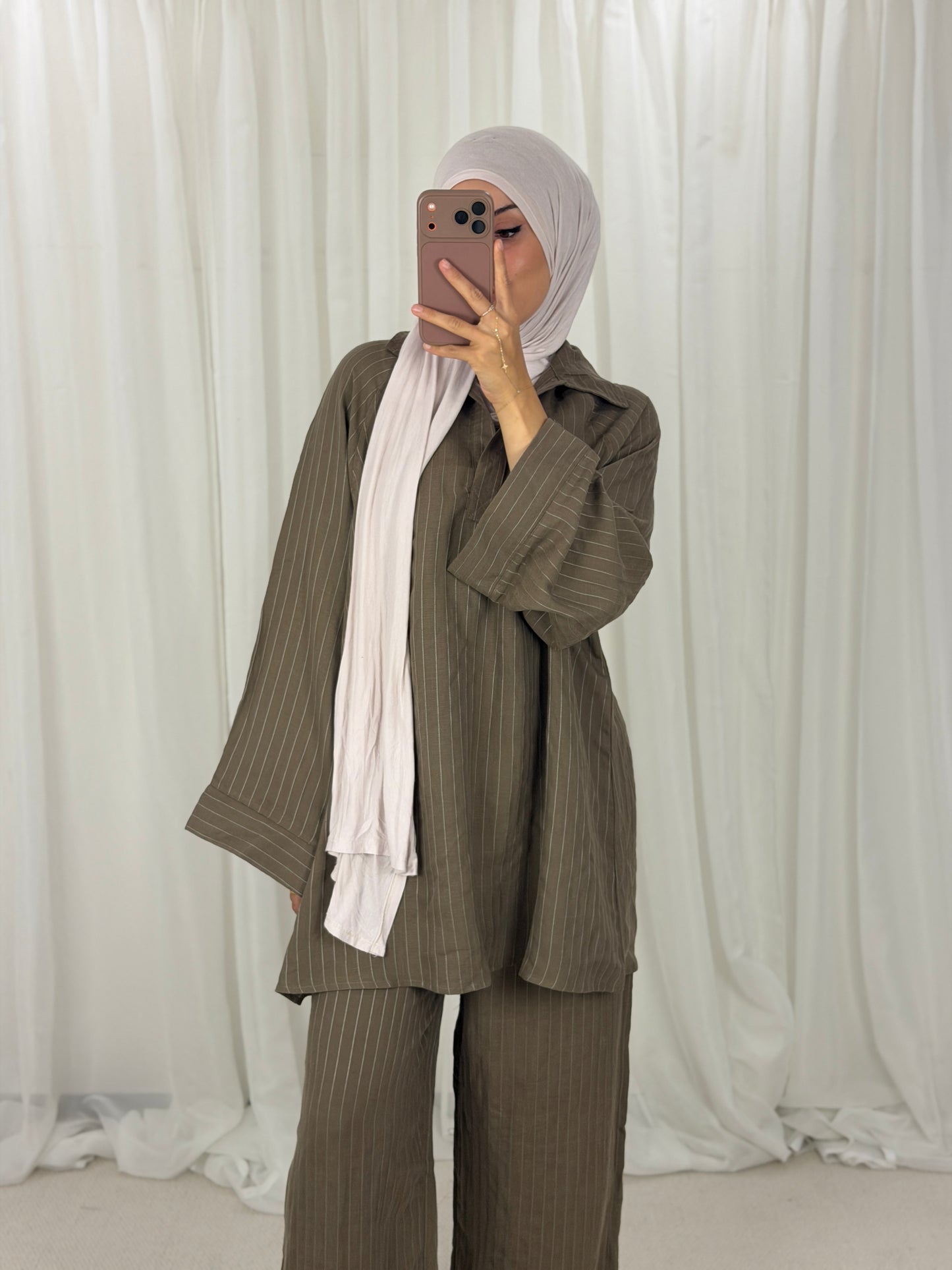 Set Nayla kakhi